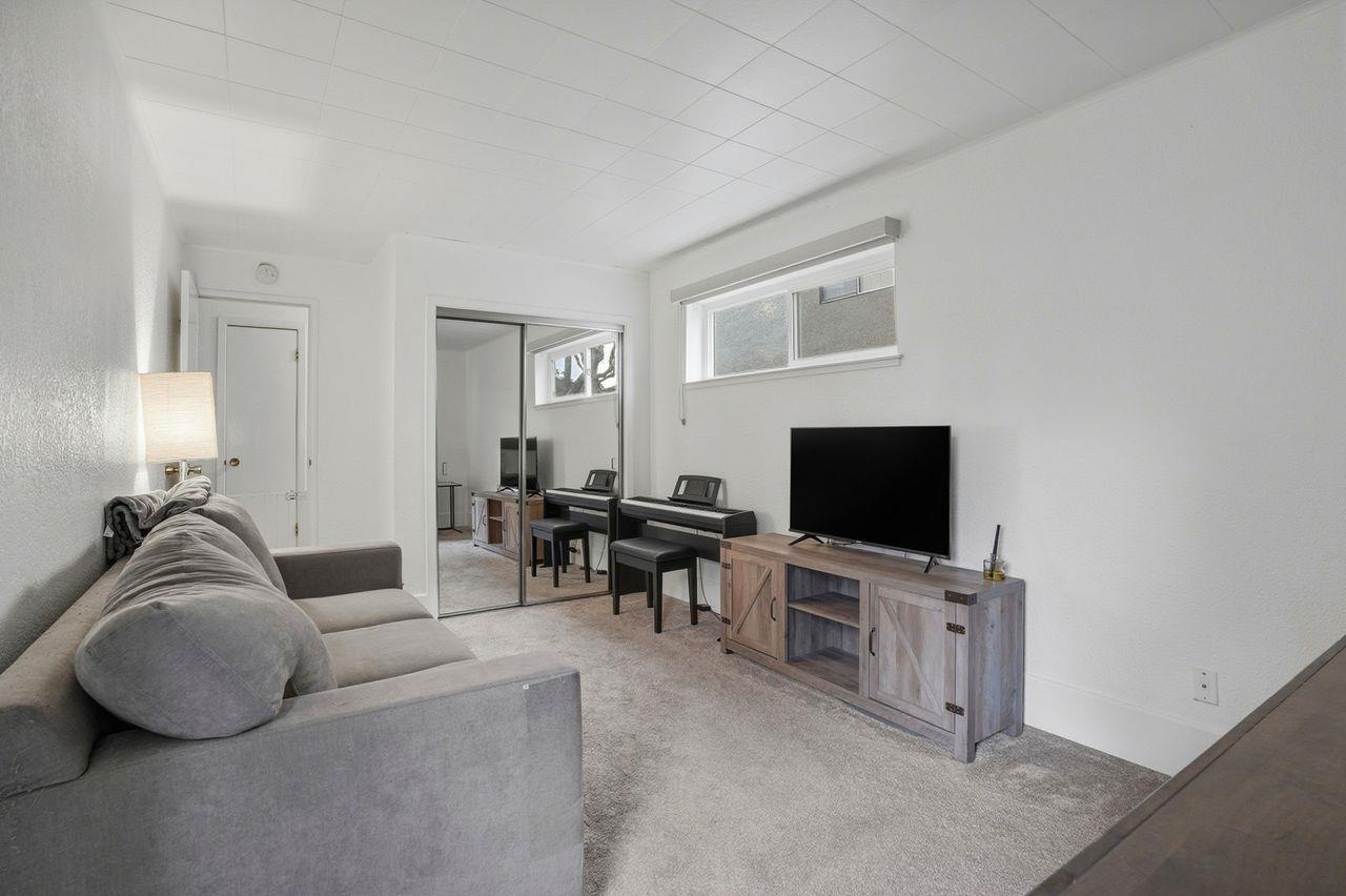 Detail Gallery Image 12 of 20 For 633 Highland Ave #1,  San Mateo,  CA 94401 - 2 Beds | 1 Baths