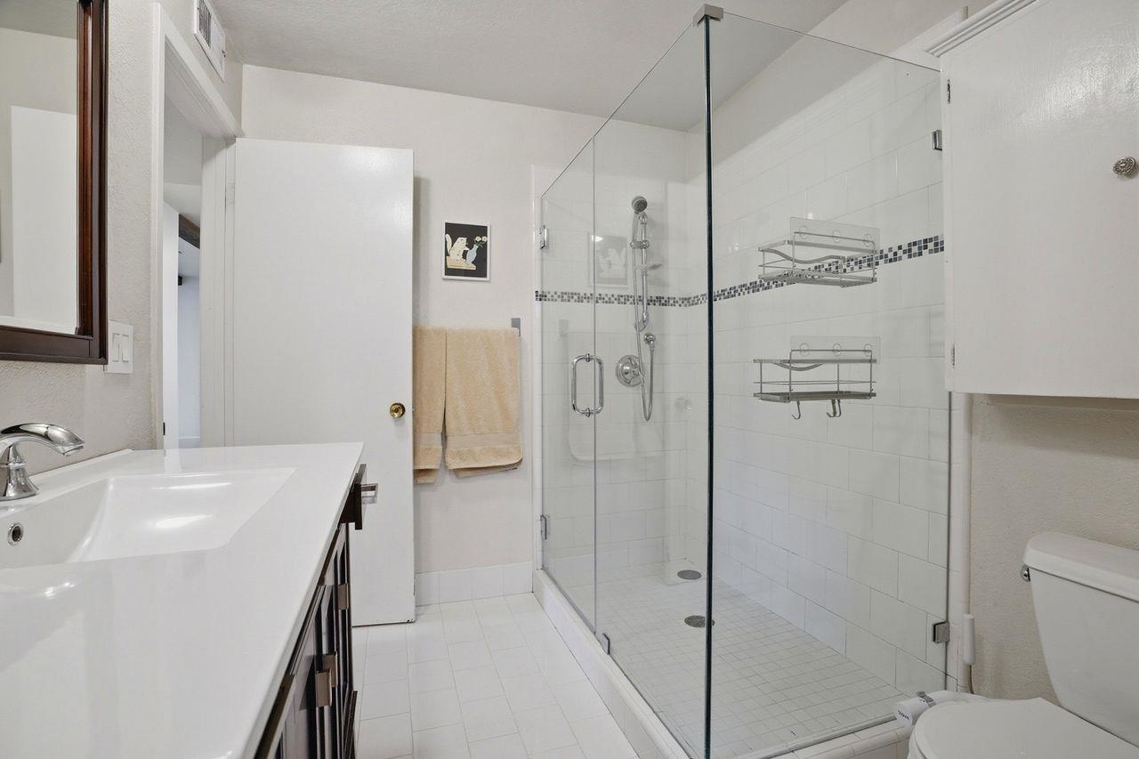 Detail Gallery Image 13 of 20 For 633 Highland Ave #1,  San Mateo,  CA 94401 - 2 Beds | 1 Baths