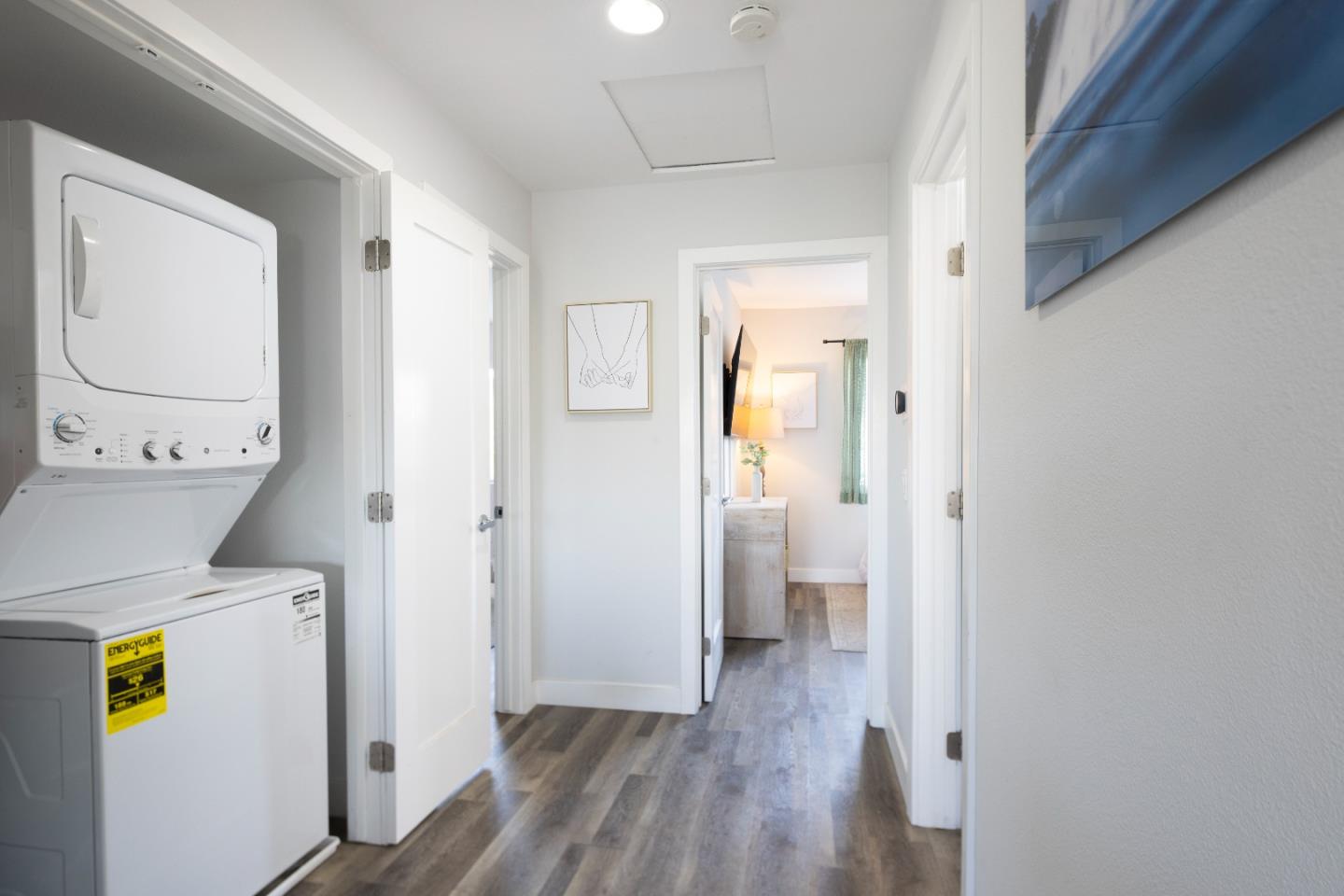 Detail Gallery Image 10 of 12 For 103 Mangano Cir, Encinitas,  CA 92024 - 2 Beds | 2 Baths