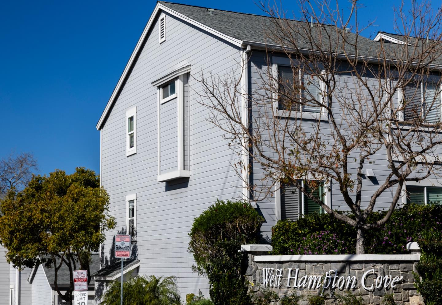 Detail Gallery Image 2 of 12 For 103 Mangano Cir, Encinitas,  CA 92024 - 2 Beds | 2 Baths