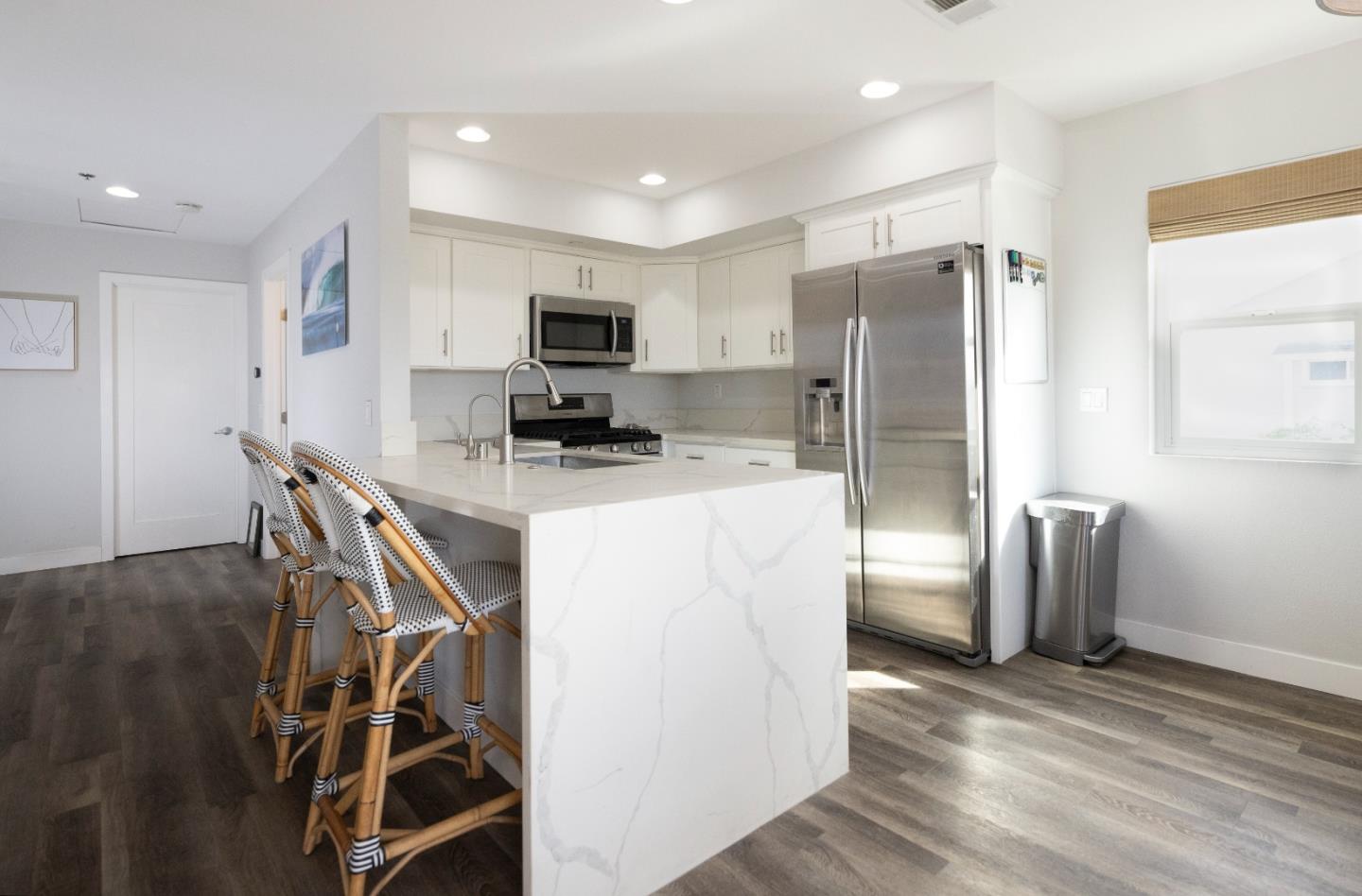 Detail Gallery Image 3 of 12 For 103 Mangano Cir, Encinitas,  CA 92024 - 2 Beds | 2 Baths