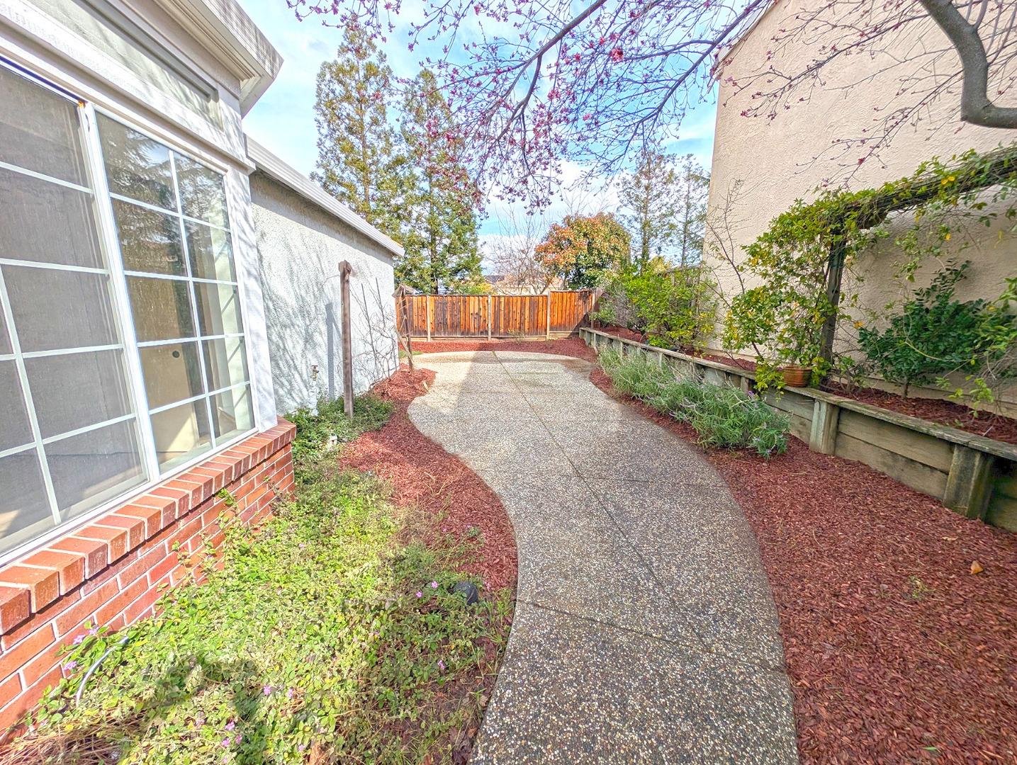 Detail Gallery Image 32 of 38 For 1059 Quail Creek Cir, San Jose,  CA 95120 - 3 Beds | 2 Baths