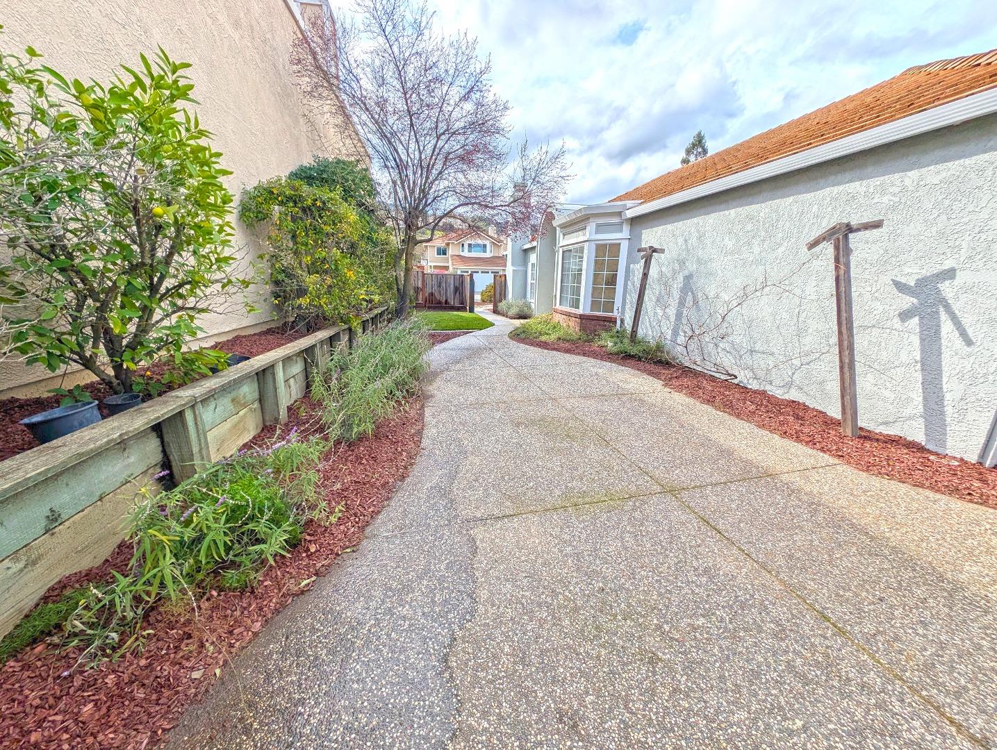 Detail Gallery Image 36 of 38 For 1059 Quail Creek Cir, San Jose,  CA 95120 - 3 Beds | 2 Baths