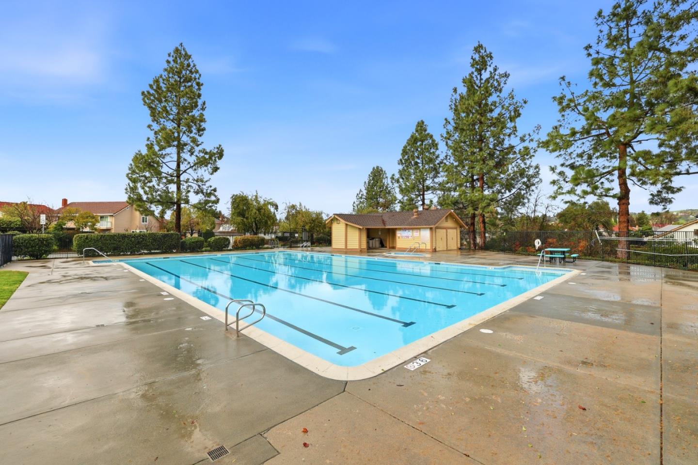 Detail Gallery Image 37 of 38 For 1059 Quail Creek Cir, San Jose,  CA 95120 - 3 Beds | 2 Baths