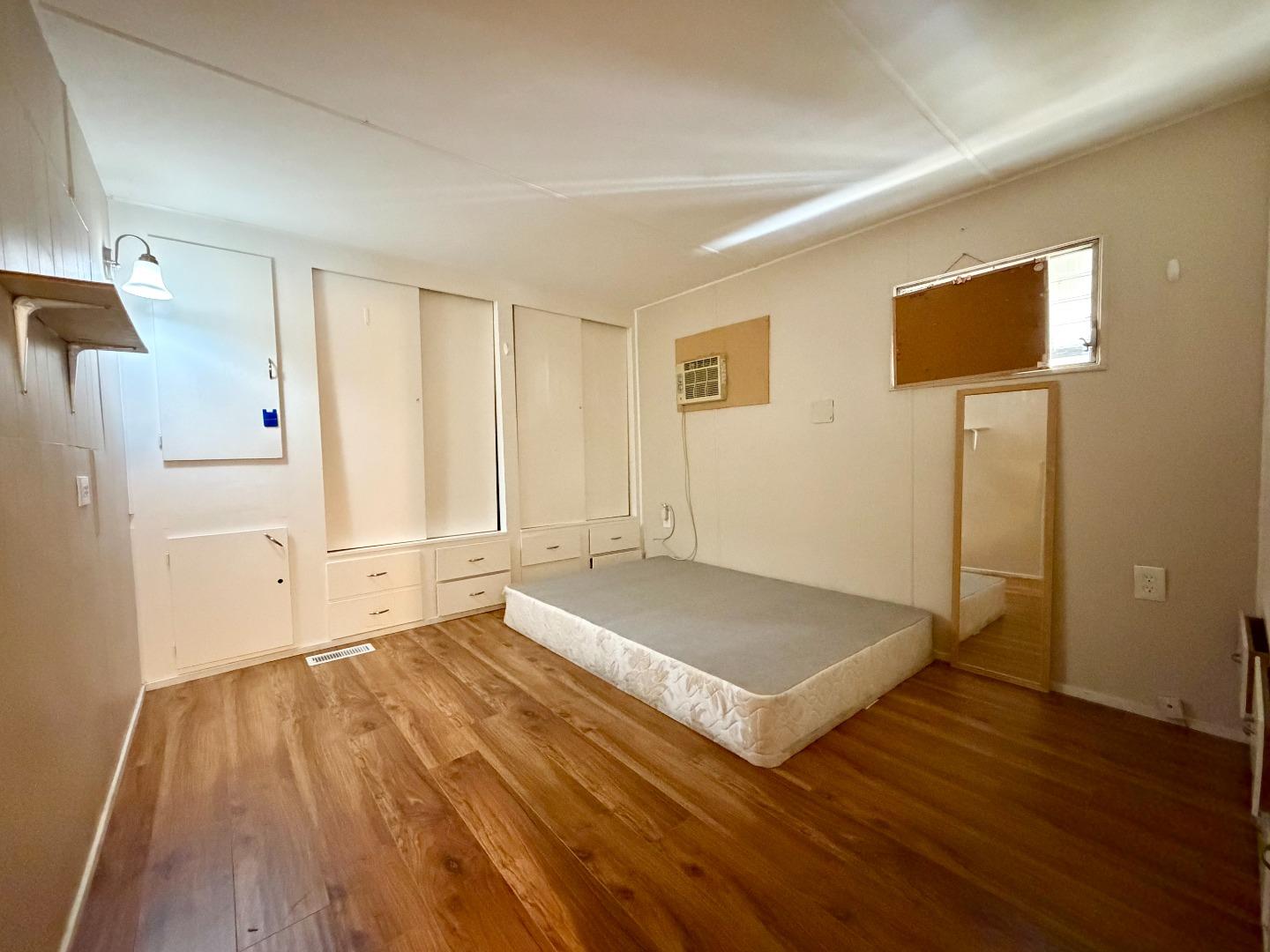 Detail Gallery Image 6 of 12 For 2855 Senter Rd #10,  San Jose,  CA 95111 - 1 Beds | 1 Baths