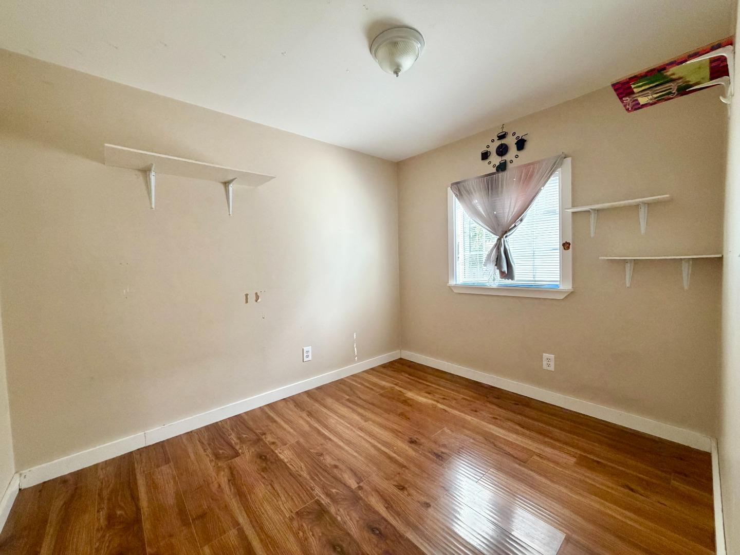 Detail Gallery Image 8 of 12 For 2855 Senter Rd #10,  San Jose,  CA 95111 - 1 Beds | 1 Baths