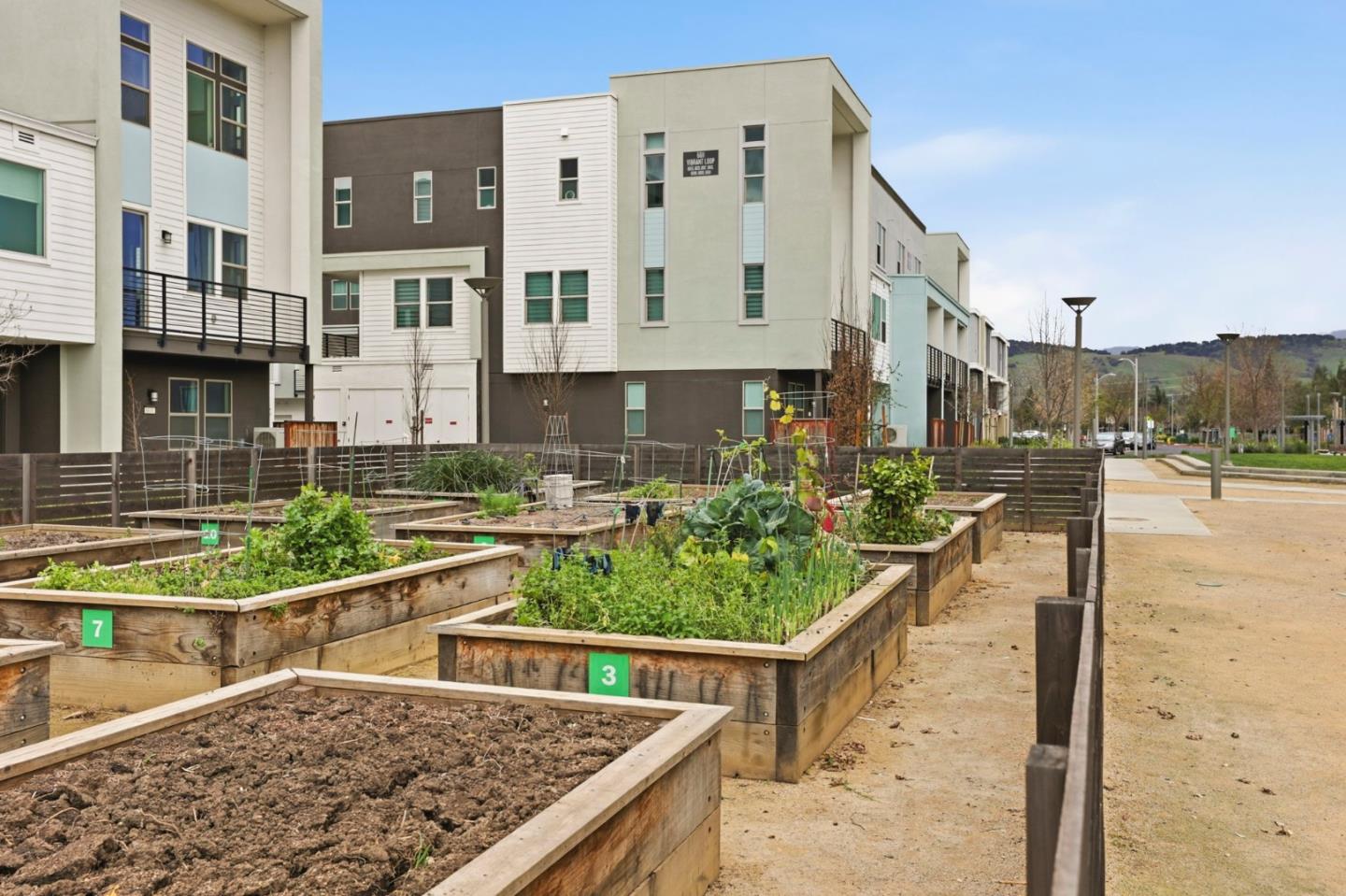 Detail Gallery Image 32 of 62 For 6816 Vector Ct, San Jose,  CA 95119 - 3 Beds | 3 Baths