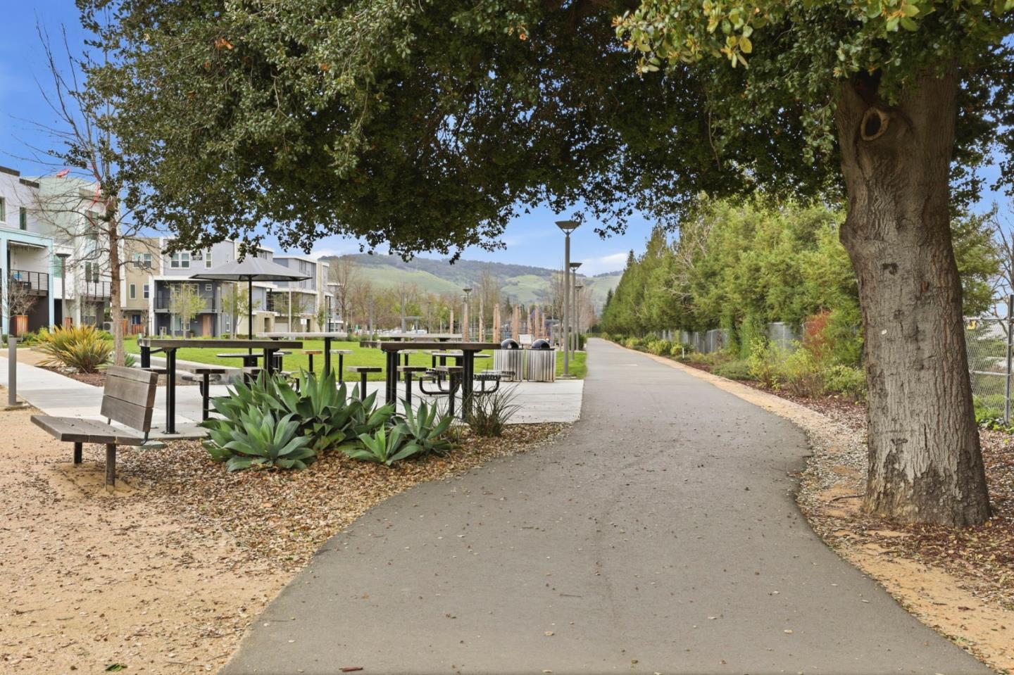 Detail Gallery Image 35 of 62 For 6816 Vector Ct, San Jose,  CA 95119 - 3 Beds | 3 Baths