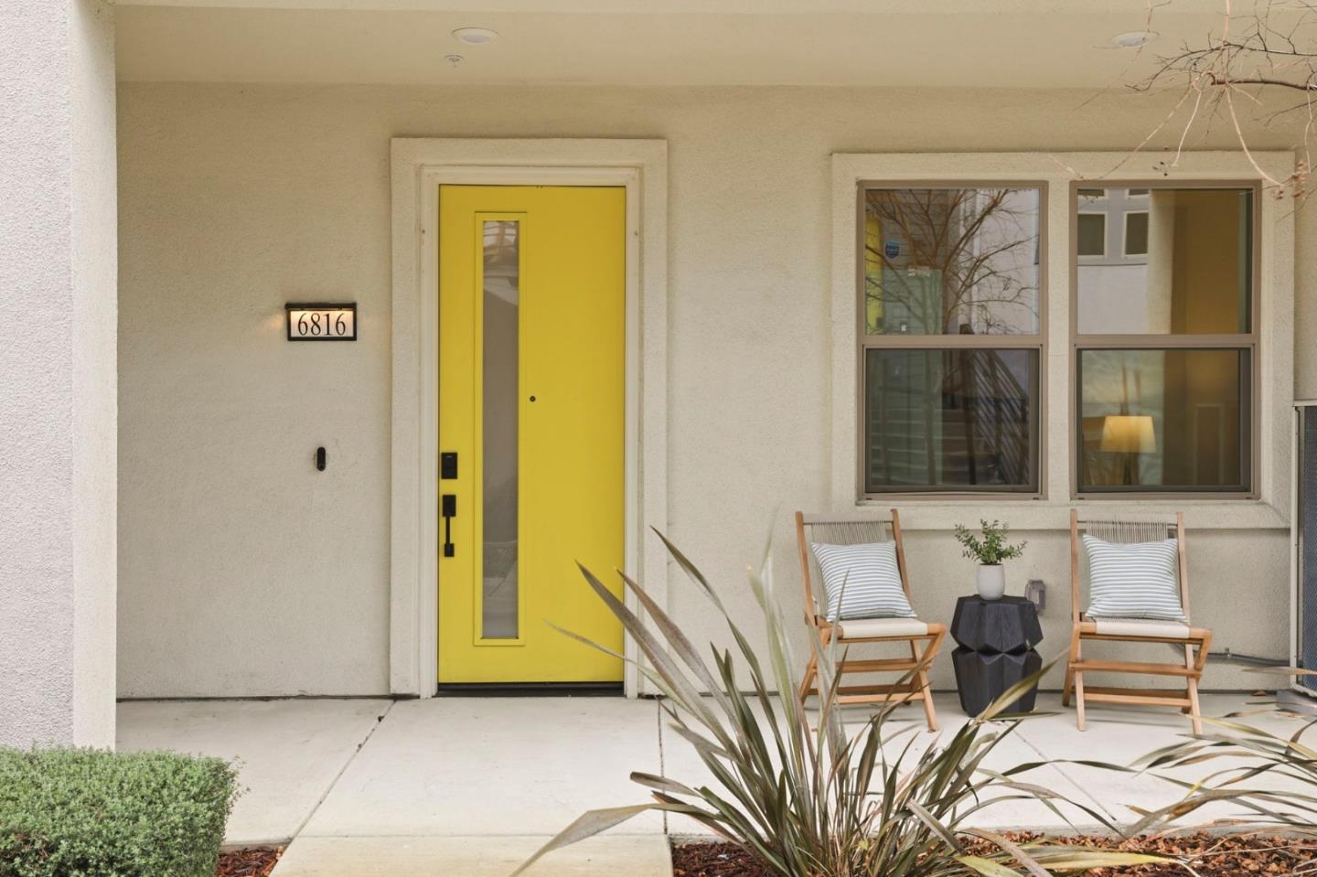 Detail Gallery Image 4 of 62 For 6816 Vector Ct, San Jose,  CA 95119 - 3 Beds | 3 Baths