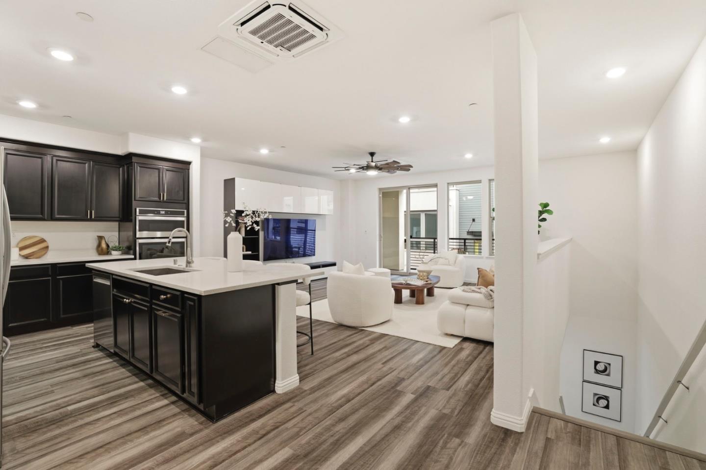 Detail Gallery Image 5 of 62 For 6816 Vector Ct, San Jose,  CA 95119 - 3 Beds | 3 Baths