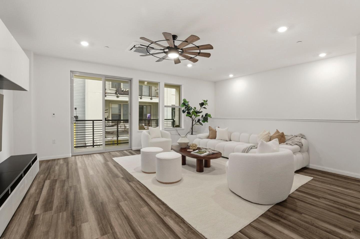 Detail Gallery Image 7 of 62 For 6816 Vector Ct, San Jose,  CA 95119 - 3 Beds | 3 Baths