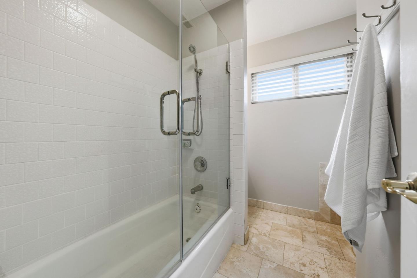 Detail Gallery Image 29 of 50 For 126 via Lago, Los Gatos,  CA 95032 - 3 Beds | 2/1 Baths