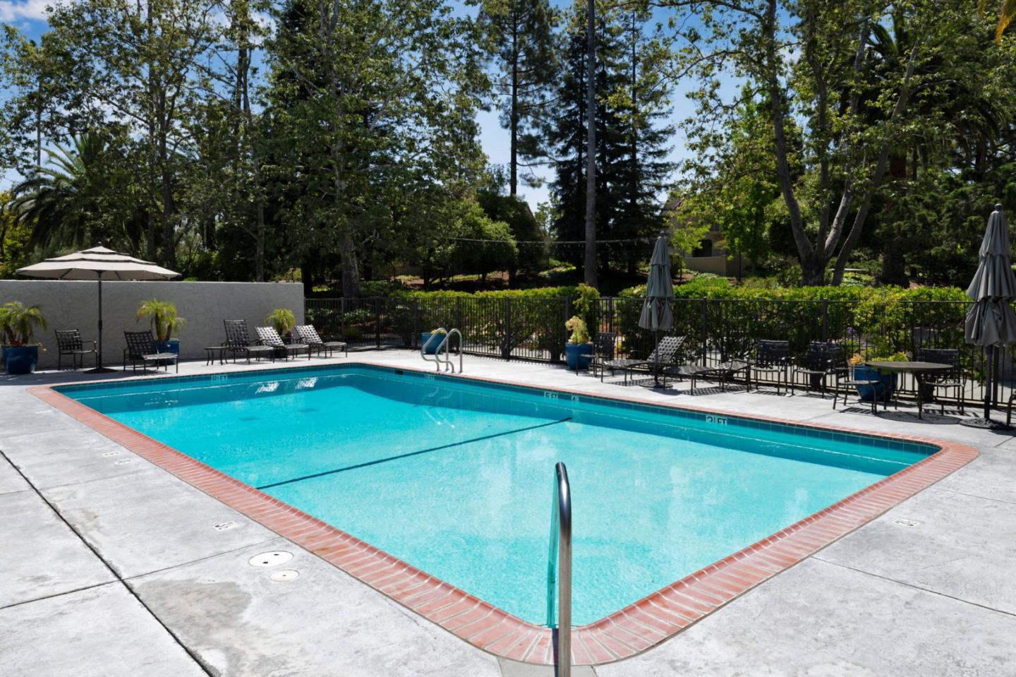 Detail Gallery Image 41 of 50 For 126 via Lago, Los Gatos,  CA 95032 - 3 Beds | 2/1 Baths