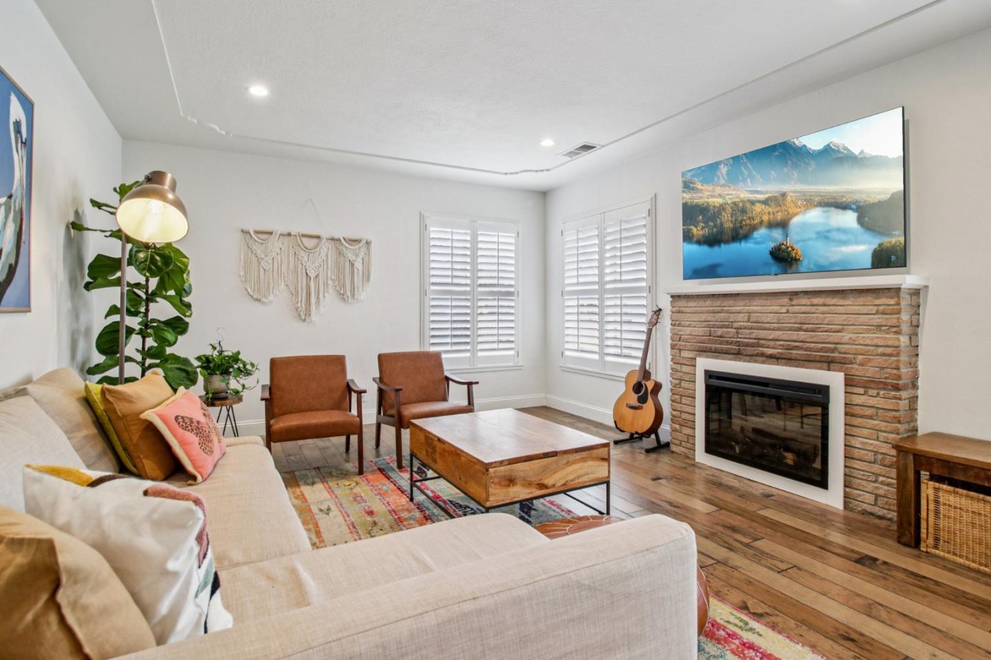 Detail Gallery Image 12 of 114 For 2791 Scott St, San Jose,  CA 95128 - 5 Beds | 5 Baths