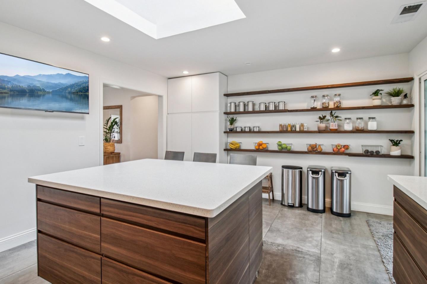 Detail Gallery Image 17 of 114 For 2791 Scott St, San Jose,  CA 95128 - 5 Beds | 5 Baths