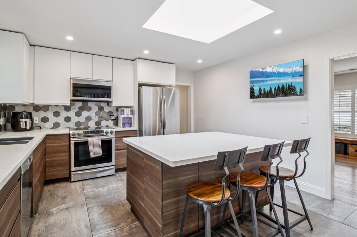 Detail Gallery Image 18 of 114 For 2791 Scott St, San Jose,  CA 95128 - 5 Beds | 5 Baths