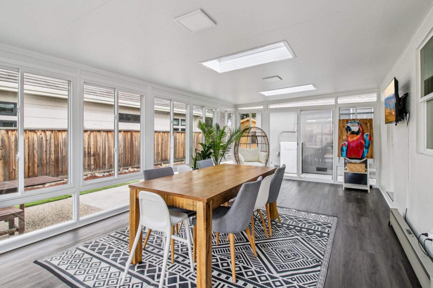 Detail Gallery Image 22 of 114 For 2791 Scott St, San Jose,  CA 95128 - 5 Beds | 5 Baths