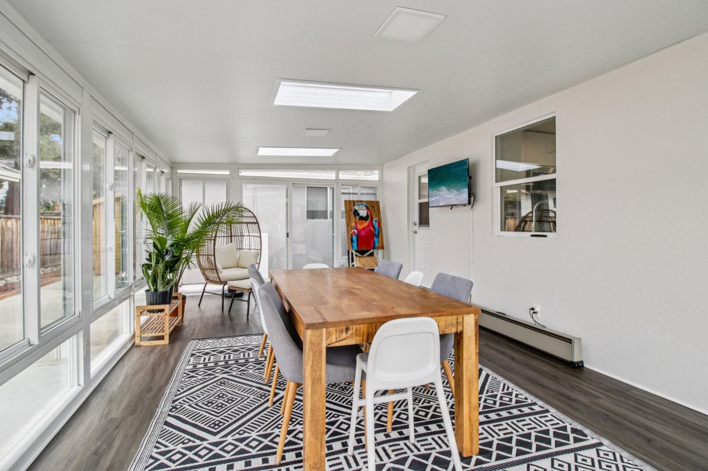 Detail Gallery Image 23 of 114 For 2791 Scott St, San Jose,  CA 95128 - 5 Beds | 5 Baths