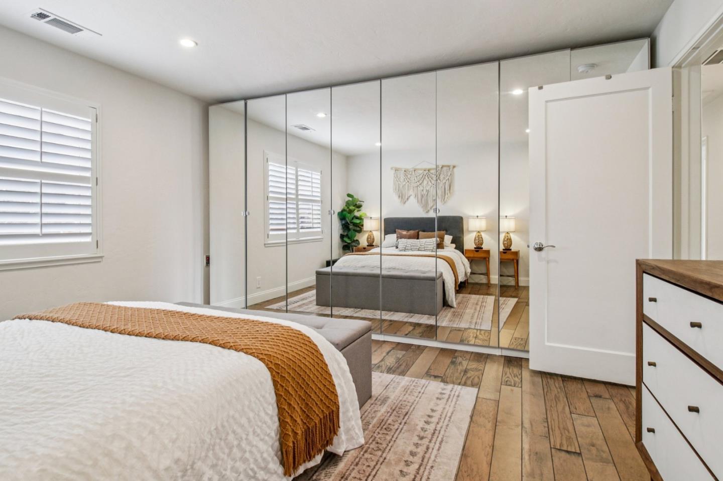 Detail Gallery Image 33 of 114 For 2791 Scott St, San Jose,  CA 95128 - 5 Beds | 5 Baths