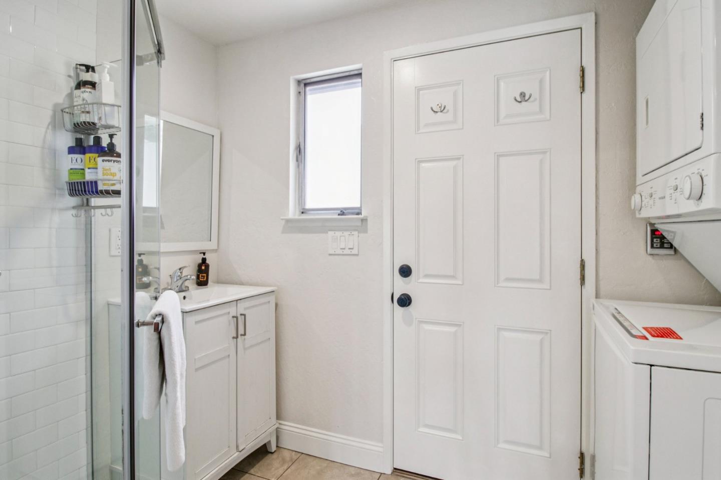 Detail Gallery Image 49 of 114 For 2791 Scott St, San Jose,  CA 95128 - 5 Beds | 5 Baths