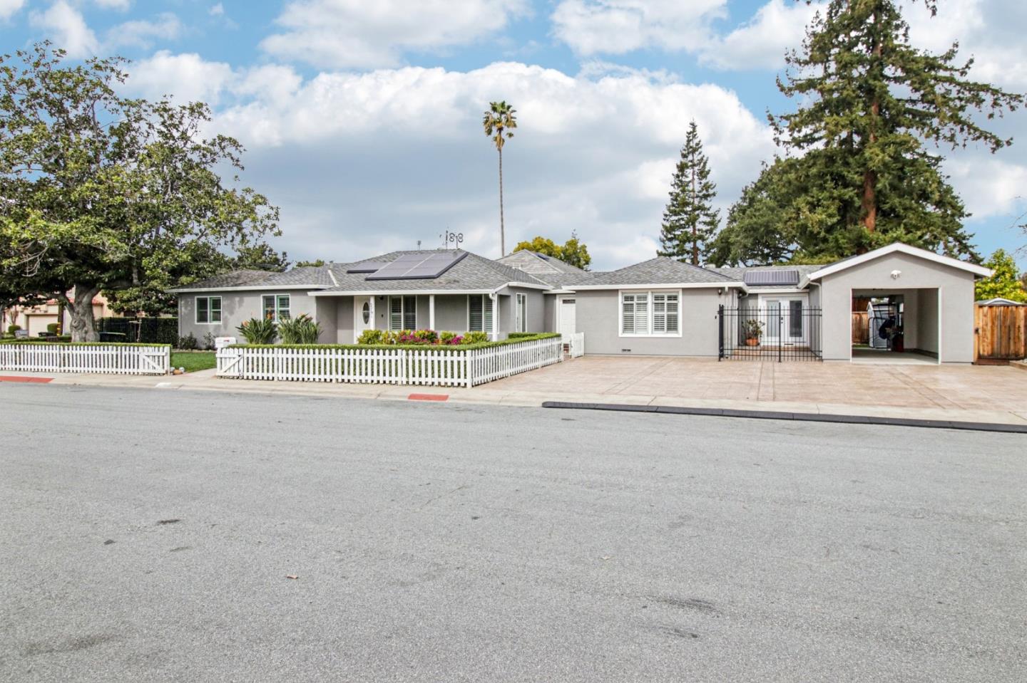 Detail Gallery Image 5 of 114 For 2791 Scott St, San Jose,  CA 95128 - 5 Beds | 5 Baths