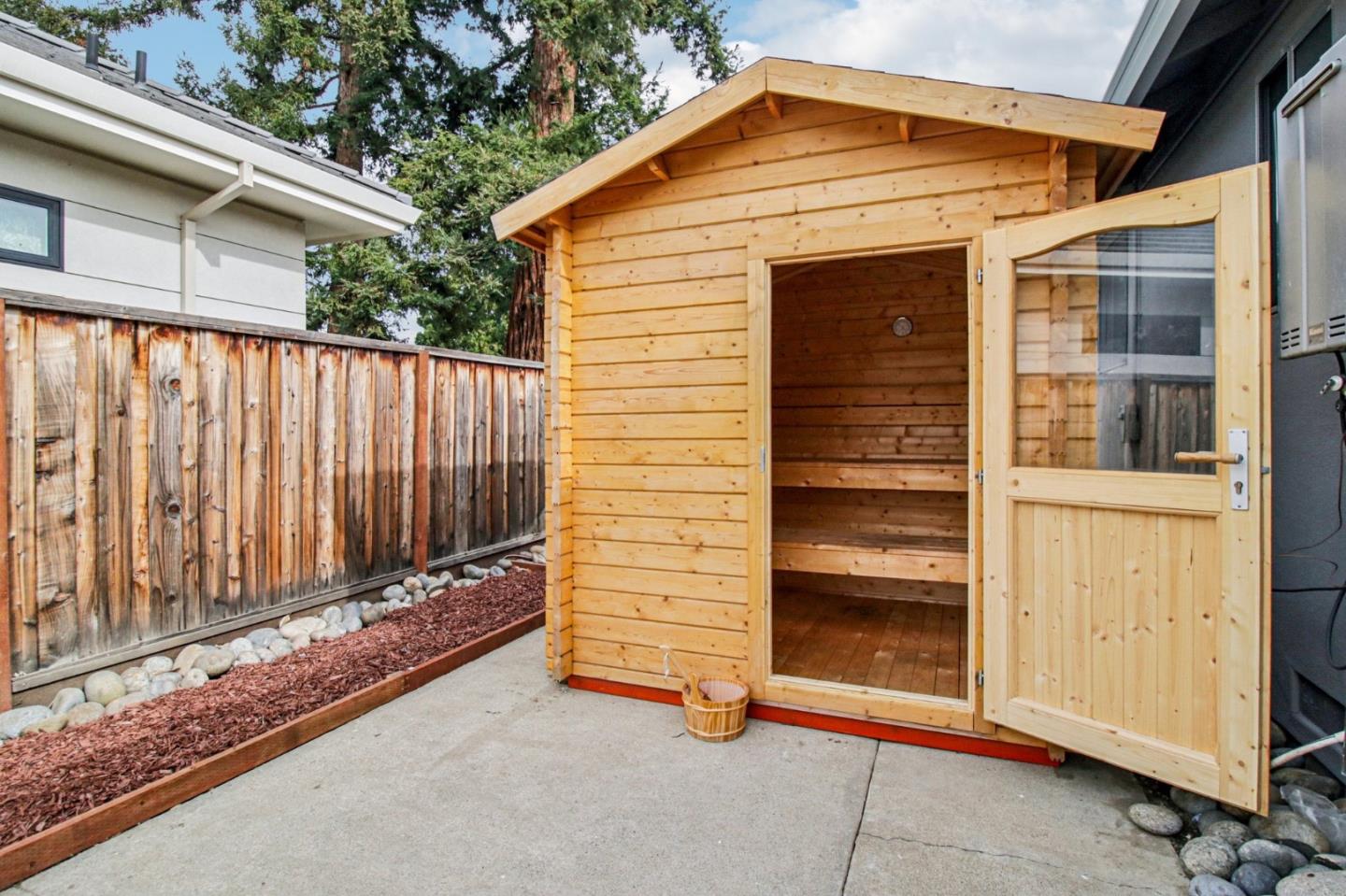 Detail Gallery Image 77 of 114 For 2791 Scott St, San Jose,  CA 95128 - 5 Beds | 5 Baths