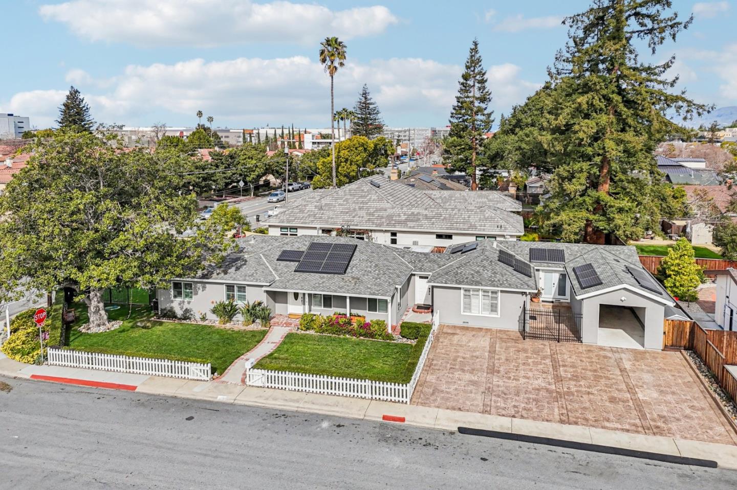 Detail Gallery Image 81 of 114 For 2791 Scott St, San Jose,  CA 95128 - 5 Beds | 5 Baths