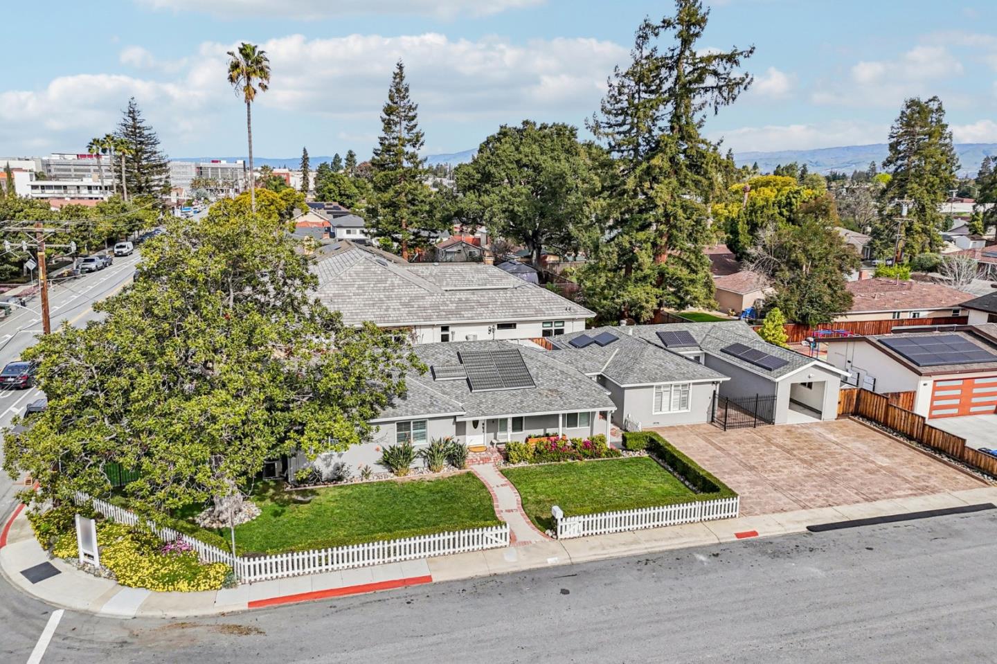 Detail Gallery Image 83 of 114 For 2791 Scott St, San Jose,  CA 95128 - 5 Beds | 5 Baths