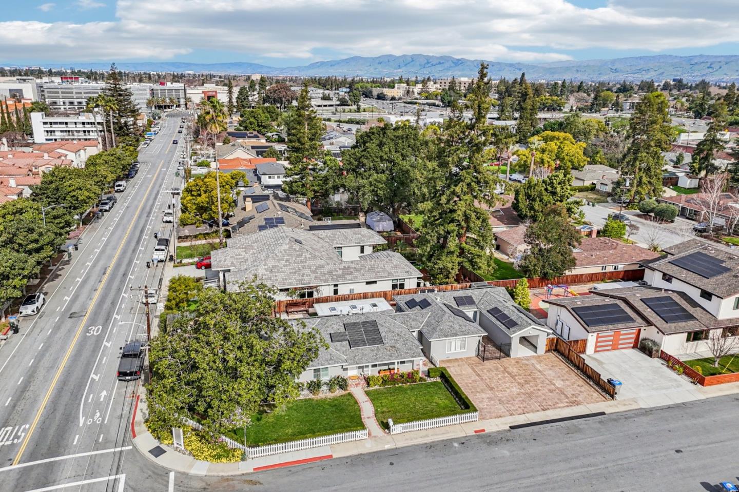 Detail Gallery Image 84 of 114 For 2791 Scott St, San Jose,  CA 95128 - 5 Beds | 5 Baths