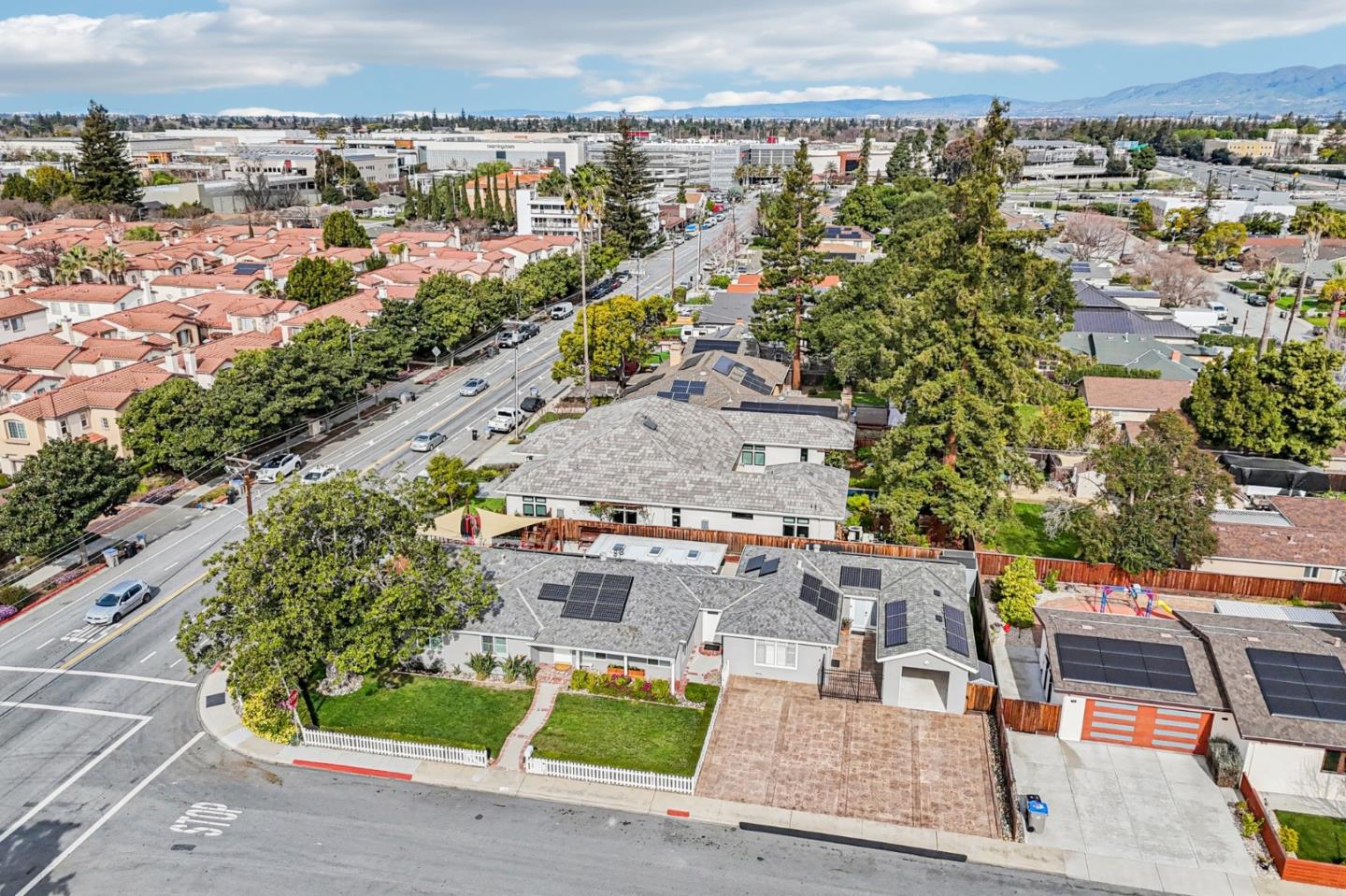 Detail Gallery Image 89 of 114 For 2791 Scott St, San Jose,  CA 95128 - 5 Beds | 5 Baths