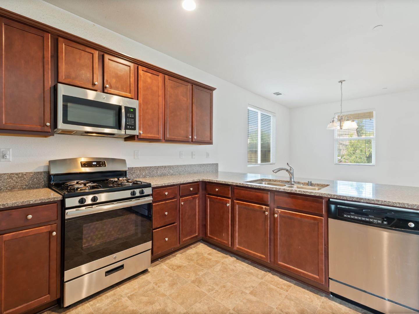 Detail Gallery Image 14 of 41 For 101 Rancho Mirage Rd, Madera,  CA 93638 - 3 Beds | 2 Baths