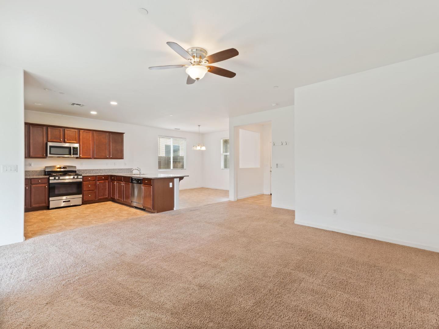 Detail Gallery Image 19 of 41 For 101 Rancho Mirage Rd, Madera,  CA 93638 - 3 Beds | 2 Baths