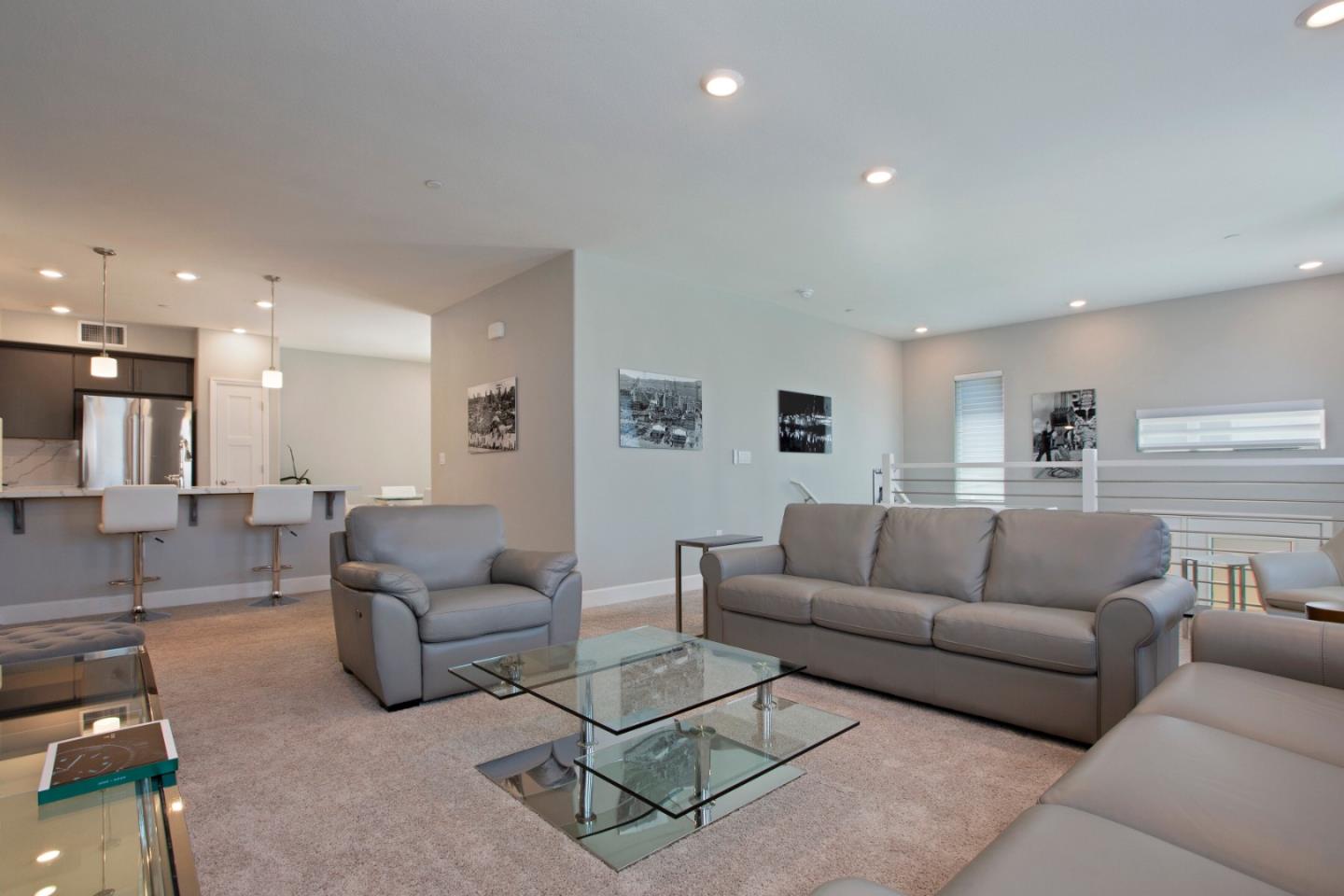 Detail Gallery Image 4 of 18 For 2986 Lina St #7,  San Jose,  CA 95136 - 3 Beds | 3 Baths