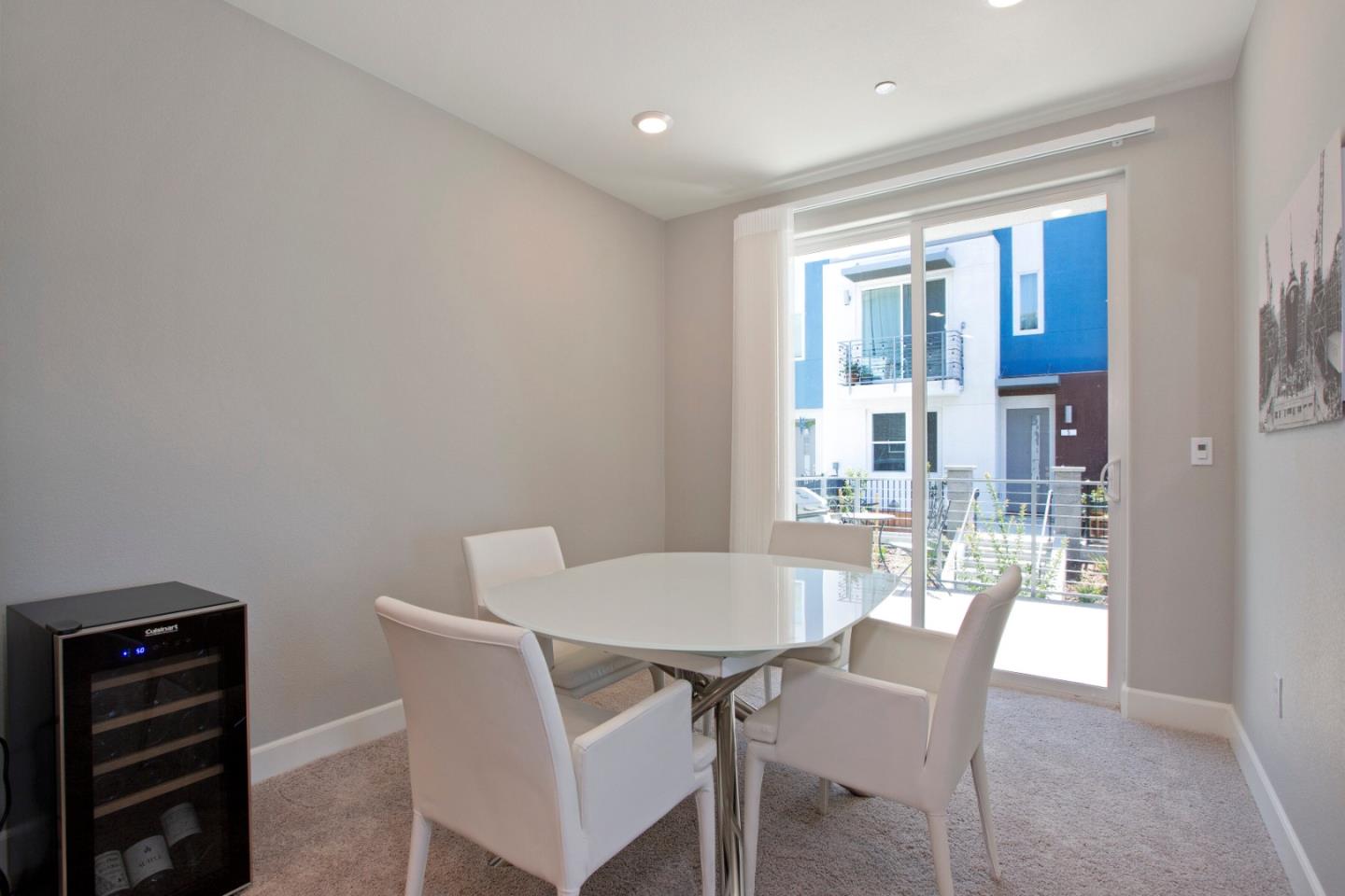 Detail Gallery Image 8 of 18 For 2986 Lina St #7,  San Jose,  CA 95136 - 3 Beds | 3 Baths