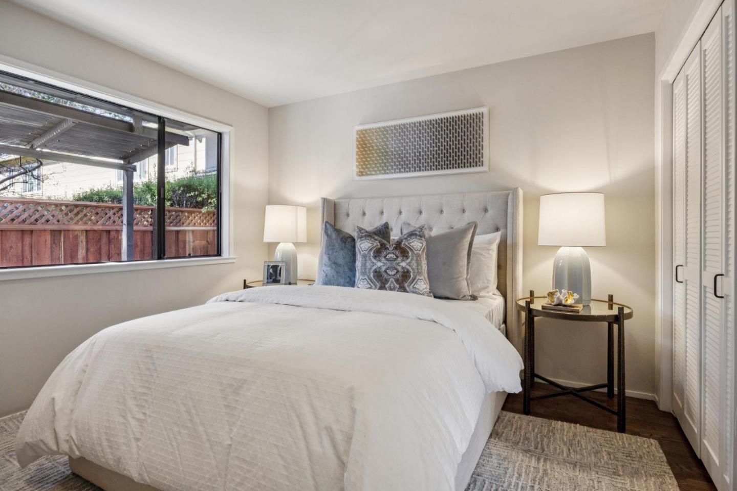 Detail Gallery Image 12 of 36 For 1317 Laurel St, Menlo Park,  CA 94025 - 3 Beds | 2 Baths