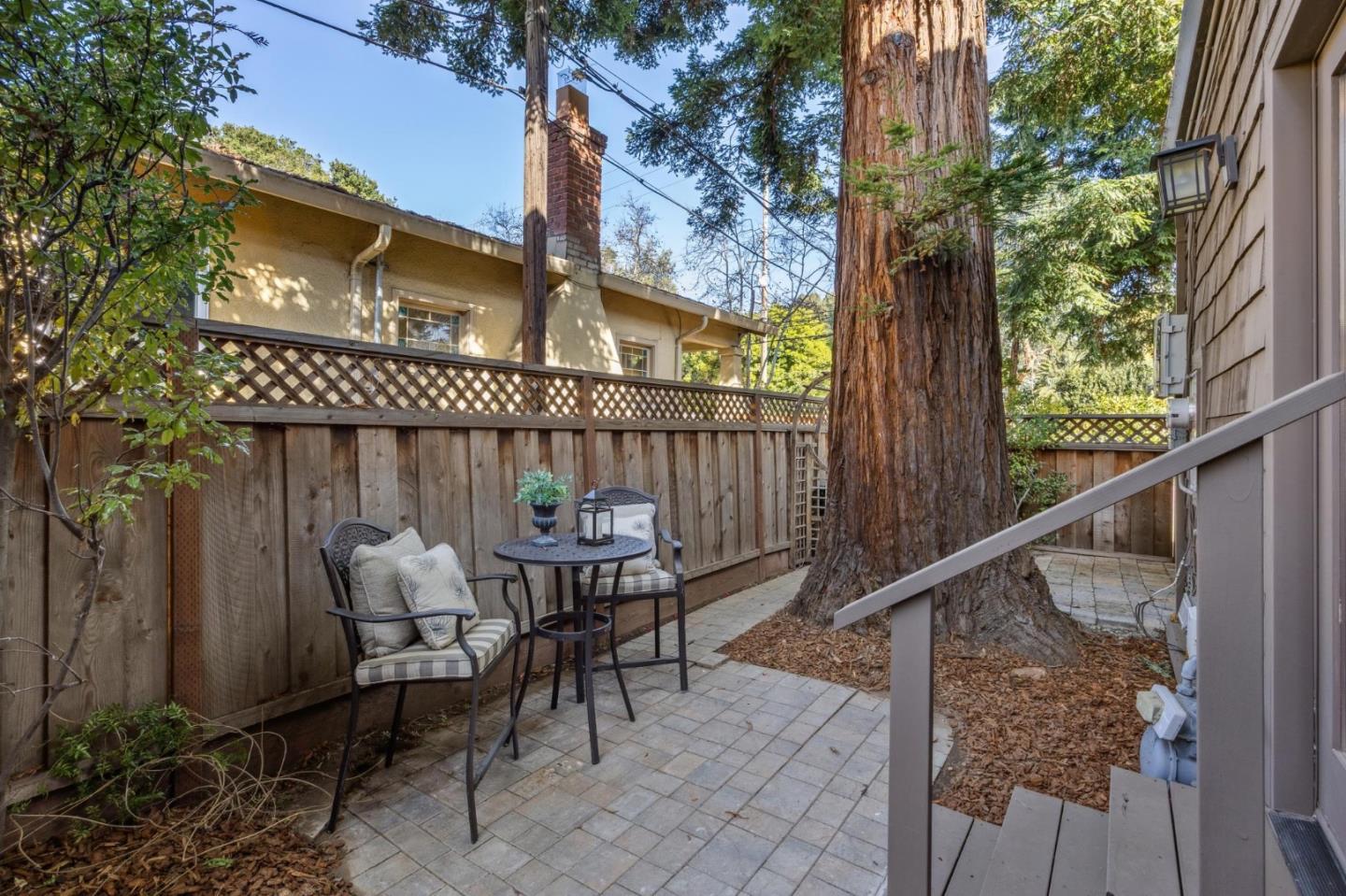 Detail Gallery Image 31 of 36 For 1317 Laurel St, Menlo Park,  CA 94025 - 3 Beds | 2 Baths
