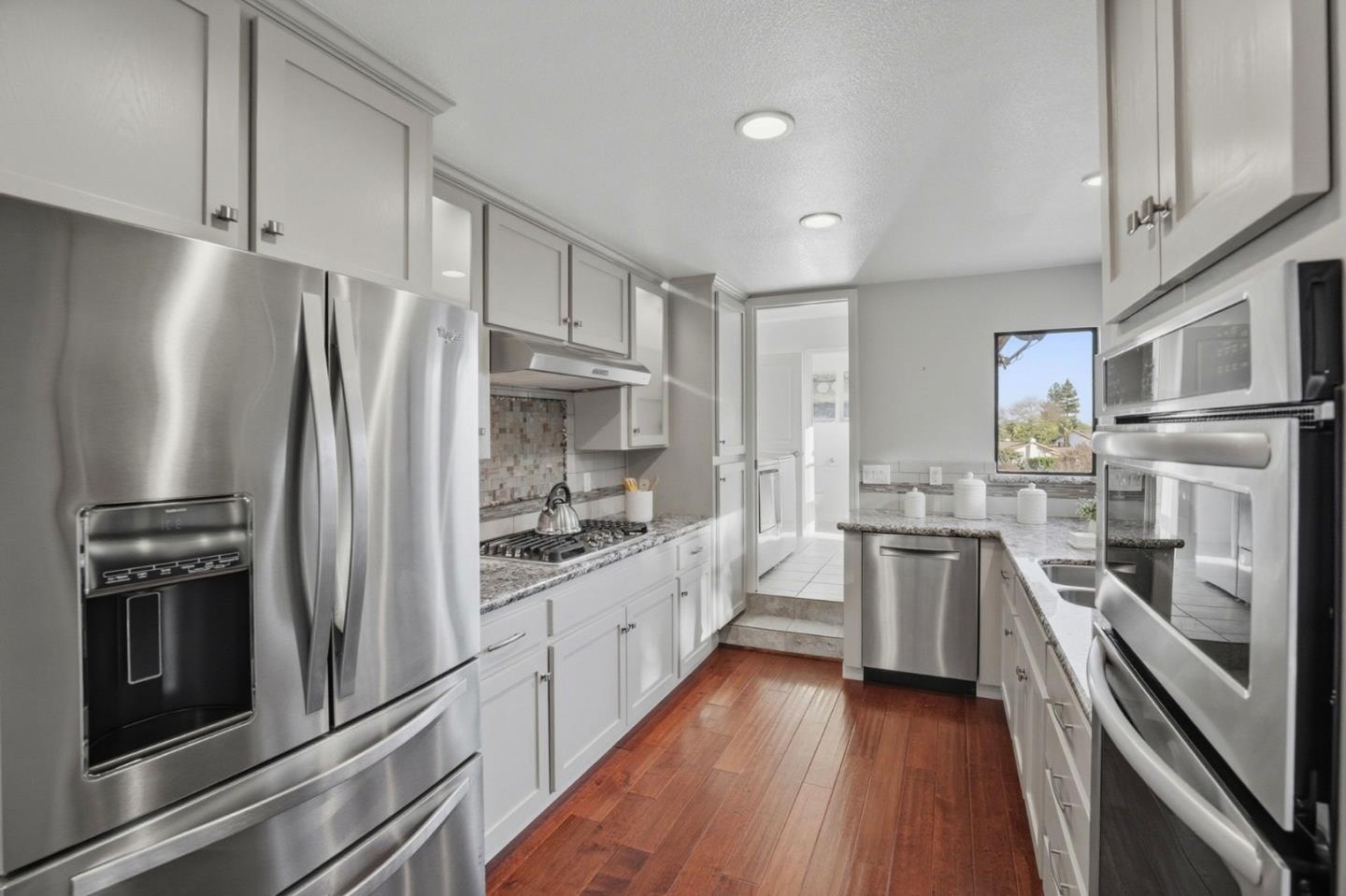 Detail Gallery Image 12 of 47 For 1610 Calabrese Way, Gilroy,  CA 95020 - 3 Beds | 2 Baths