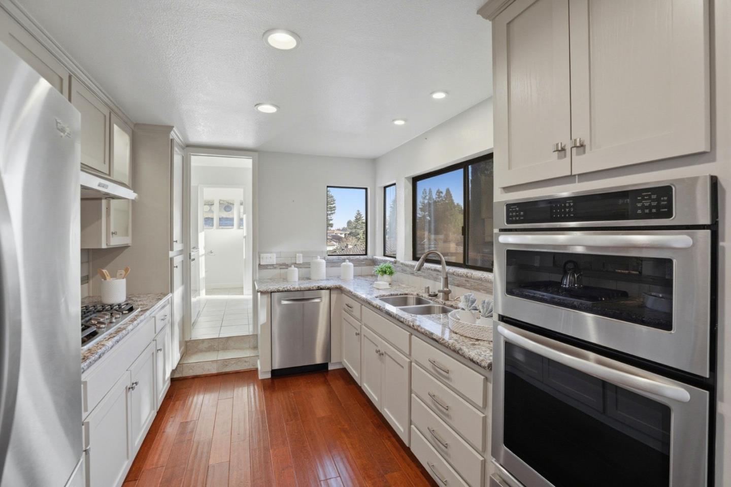 Detail Gallery Image 13 of 47 For 1610 Calabrese Way, Gilroy,  CA 95020 - 3 Beds | 2 Baths