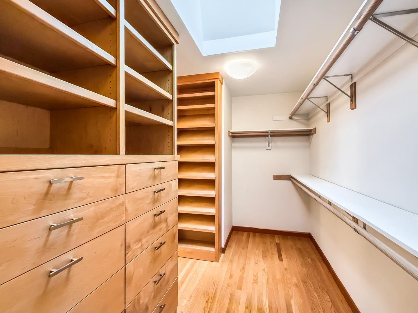 Detail Gallery Image 21 of 47 For 335 Claremont Way, Menlo Park,  CA 94025 - 3 Beds | 2/1 Baths