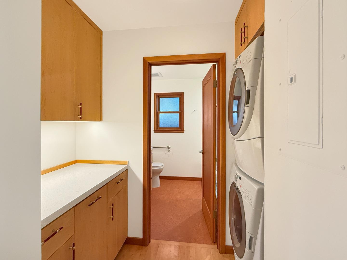 Detail Gallery Image 27 of 47 For 335 Claremont Way, Menlo Park,  CA 94025 - 3 Beds | 2/1 Baths