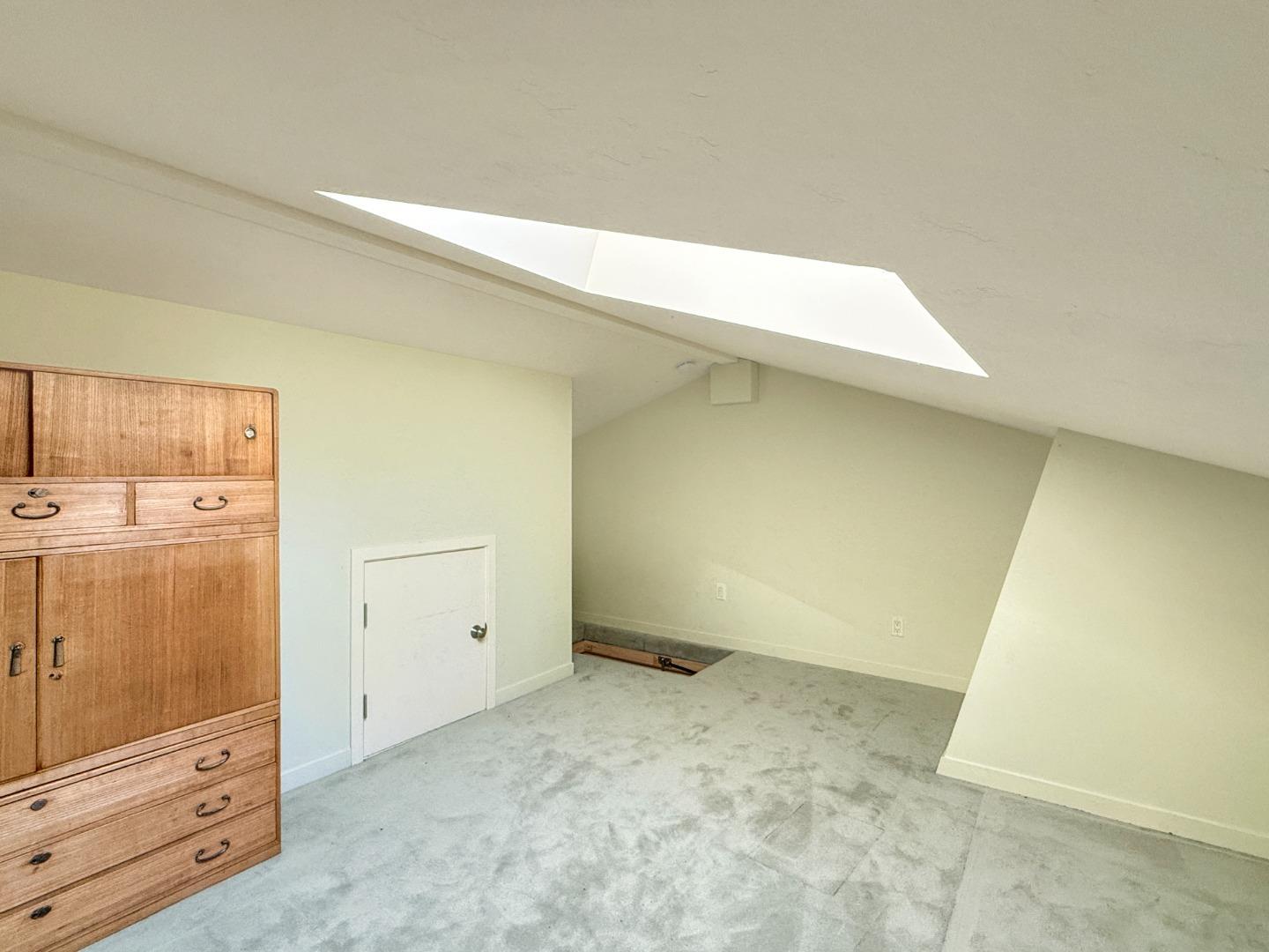 Detail Gallery Image 29 of 47 For 335 Claremont Way, Menlo Park,  CA 94025 - 3 Beds | 2/1 Baths