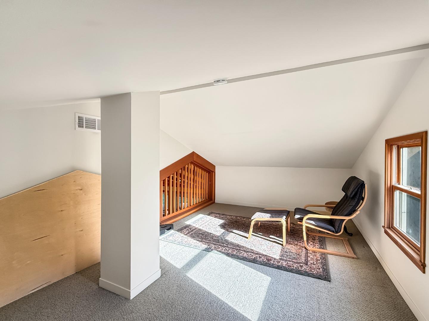 Detail Gallery Image 30 of 47 For 335 Claremont Way, Menlo Park,  CA 94025 - 3 Beds | 2/1 Baths