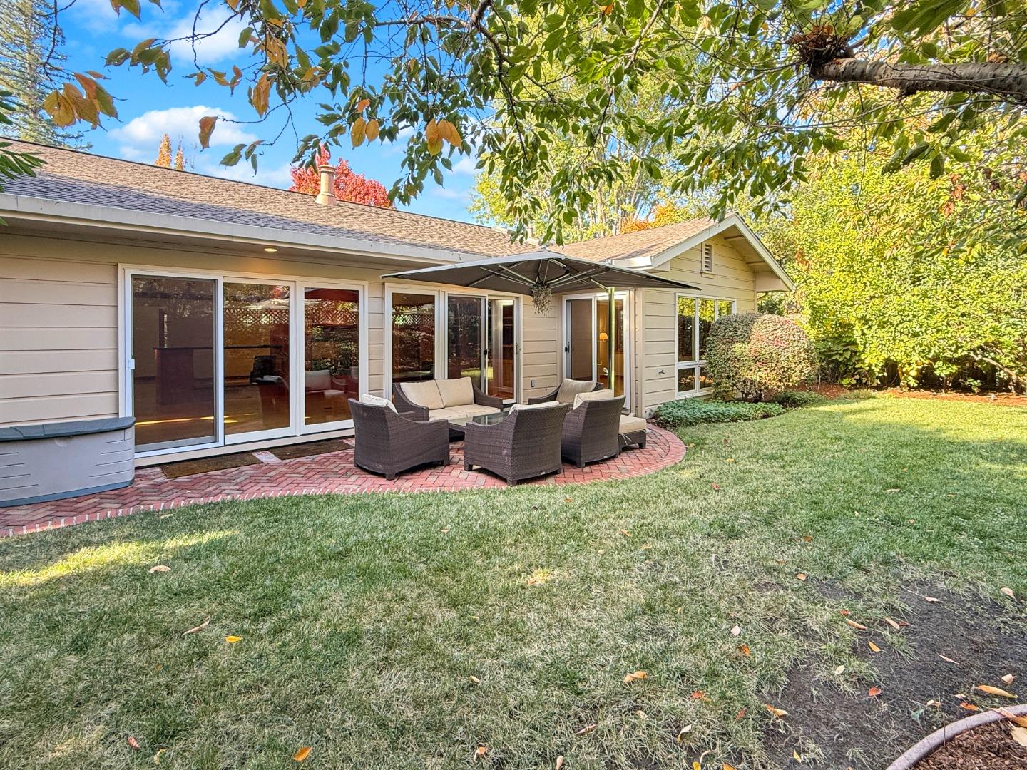 Detail Gallery Image 35 of 47 For 335 Claremont Way, Menlo Park,  CA 94025 - 3 Beds | 2/1 Baths