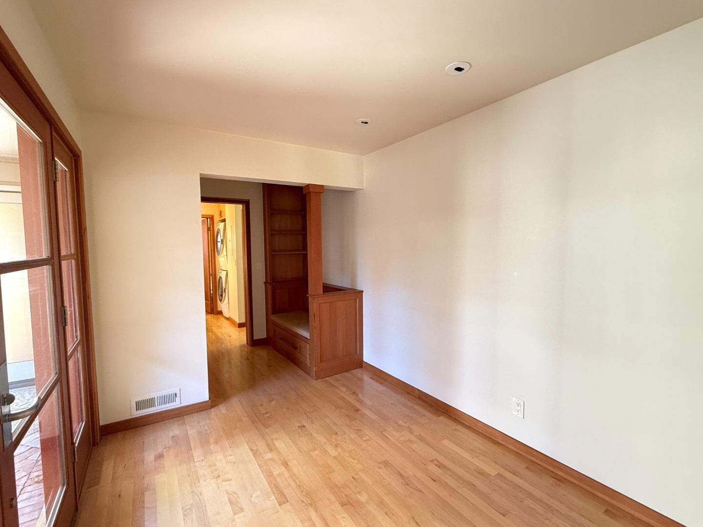 Detail Gallery Image 38 of 47 For 335 Claremont Way, Menlo Park,  CA 94025 - 3 Beds | 2/1 Baths