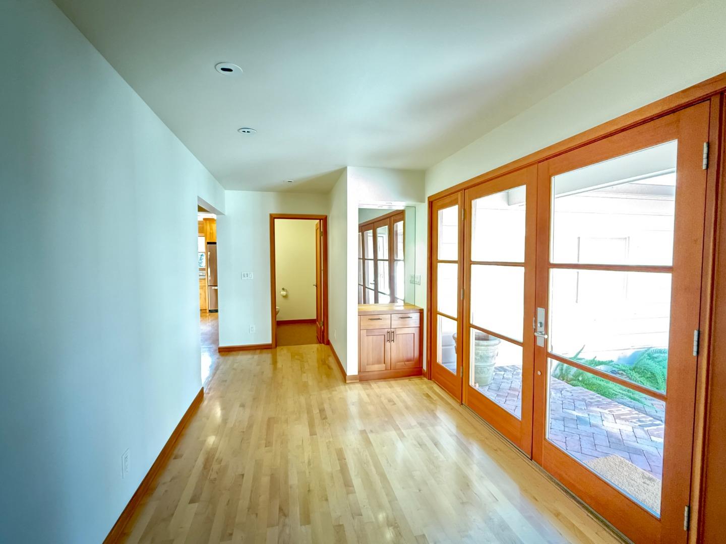 Detail Gallery Image 39 of 47 For 335 Claremont Way, Menlo Park,  CA 94025 - 3 Beds | 2/1 Baths