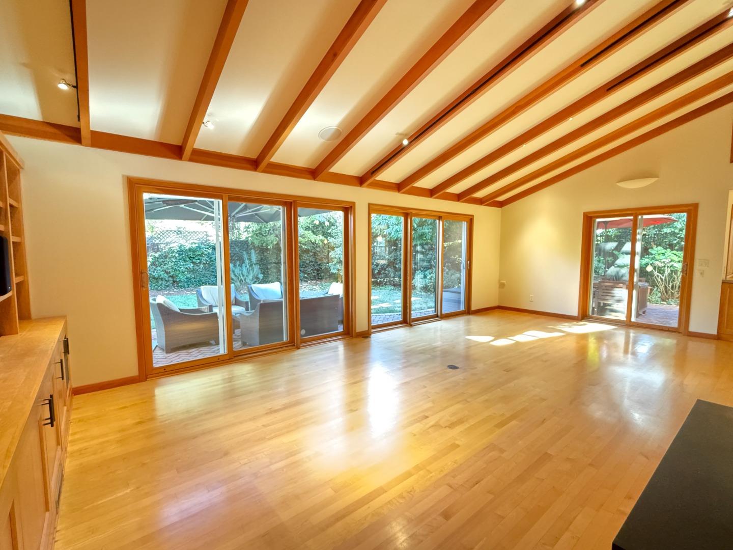 Detail Gallery Image 42 of 47 For 335 Claremont Way, Menlo Park,  CA 94025 - 3 Beds | 2/1 Baths