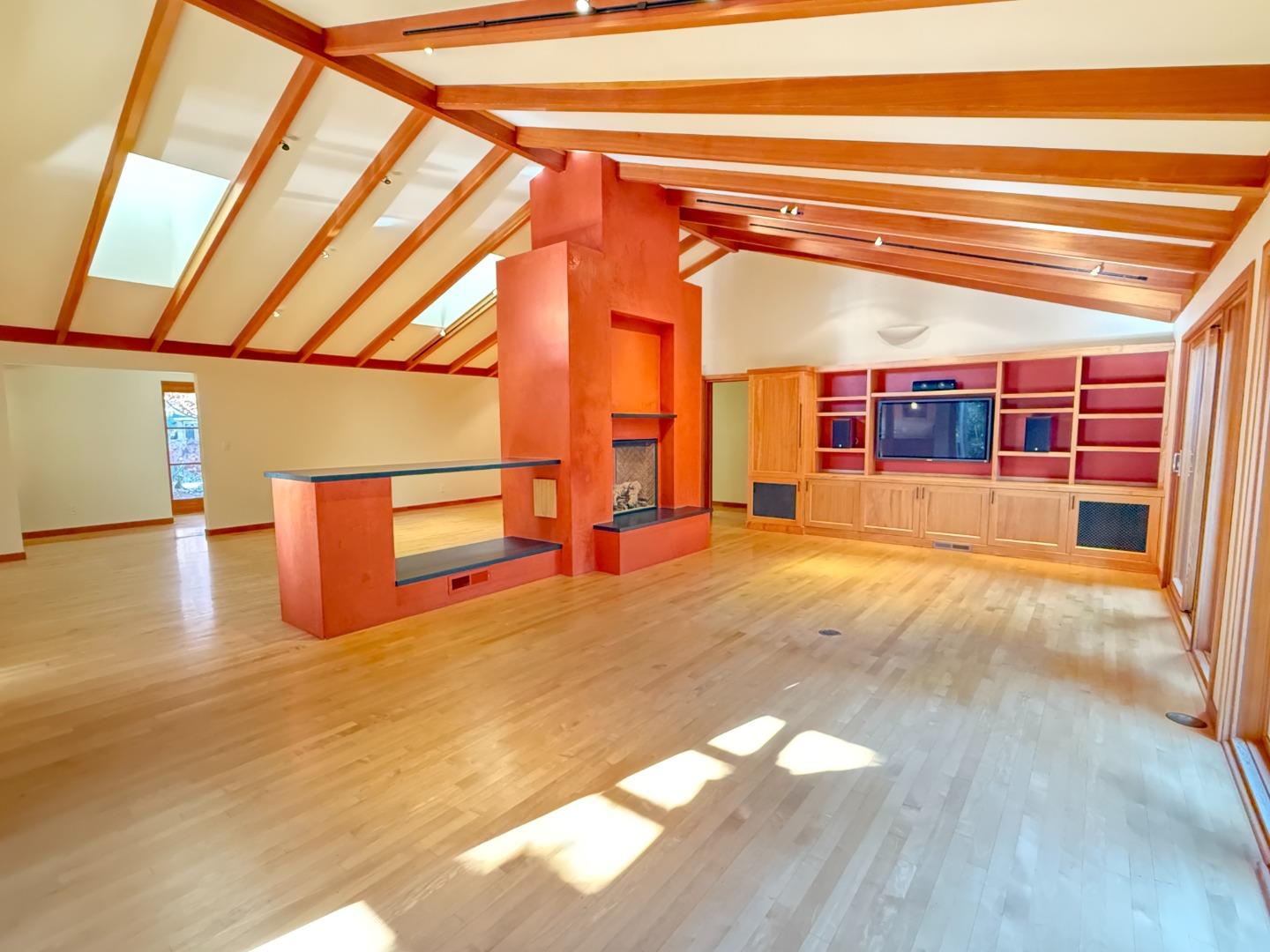 Detail Gallery Image 43 of 47 For 335 Claremont Way, Menlo Park,  CA 94025 - 3 Beds | 2/1 Baths