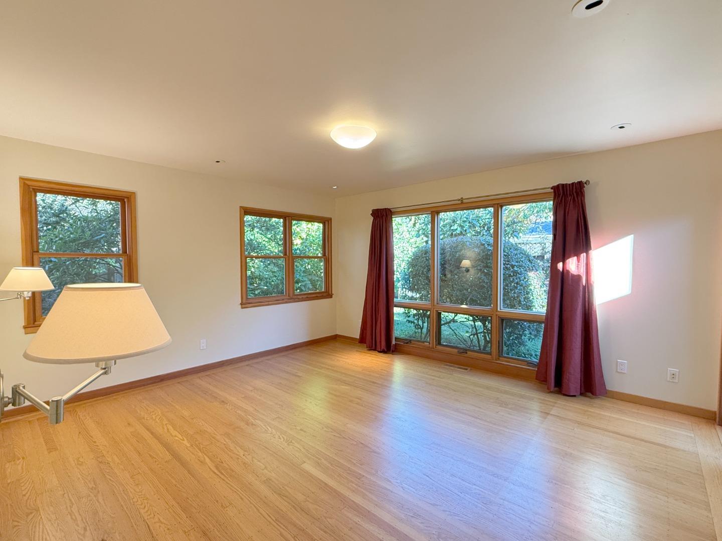 Detail Gallery Image 45 of 47 For 335 Claremont Way, Menlo Park,  CA 94025 - 3 Beds | 2/1 Baths