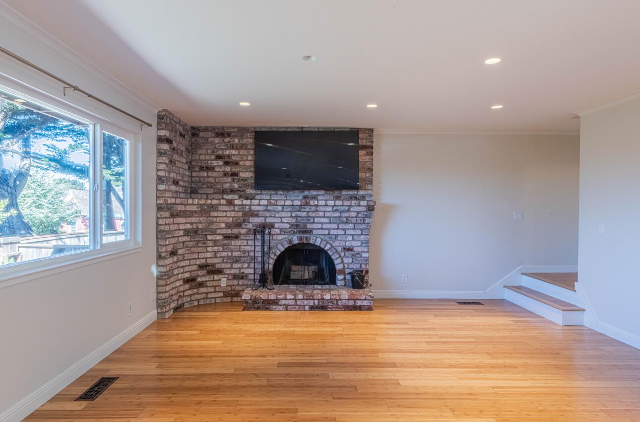 Detail Gallery Image 9 of 36 For 2121 David Ave, Monterey,  CA 93940 - 3 Beds | 2/1 Baths