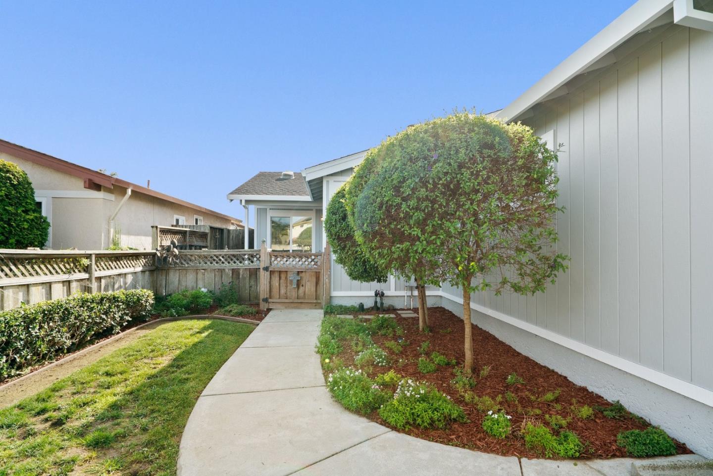 Detail Gallery Image 4 of 52 For 535 Joyce Dr, Watsonville,  CA 95076 - 2 Beds | 2 Baths